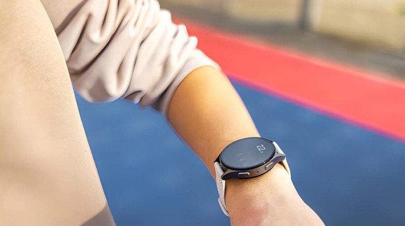 How Samsung Galaxy Watch Maintains Accurate Time (Complete Breakdown)