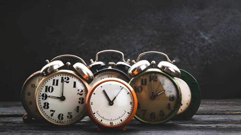 Smart Clock vs Traditional Clock: Which Is Better for Your Home and Lifestyle?